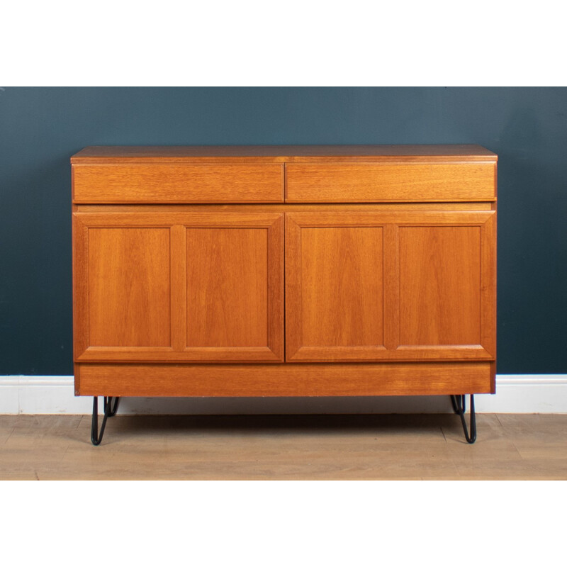 Credenza vintage in teak su gambe a forcina di Mcintosh, 1960