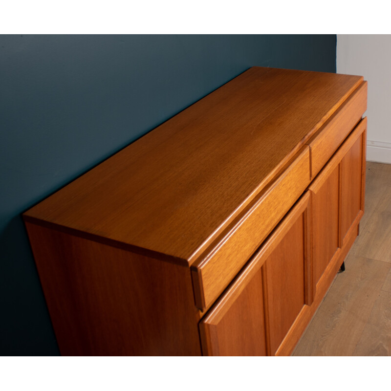 Credenza vintage in teak su gambe a forcina di Mcintosh, 1960