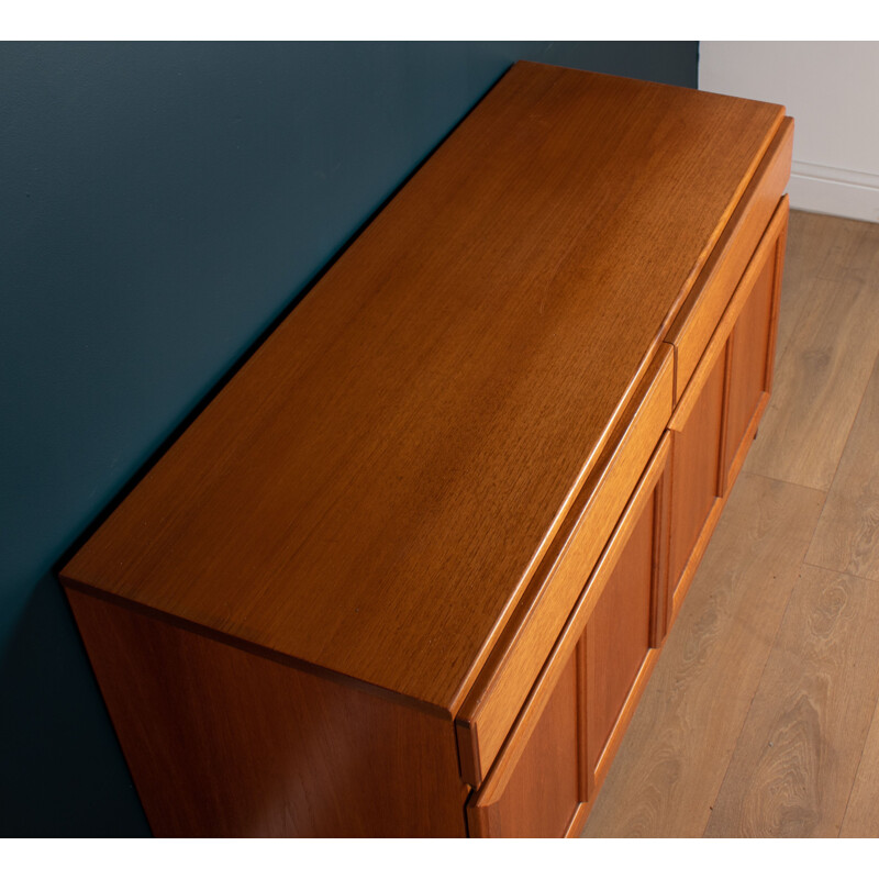 Credenza vintage in teak su gambe a forcina di Mcintosh, 1960