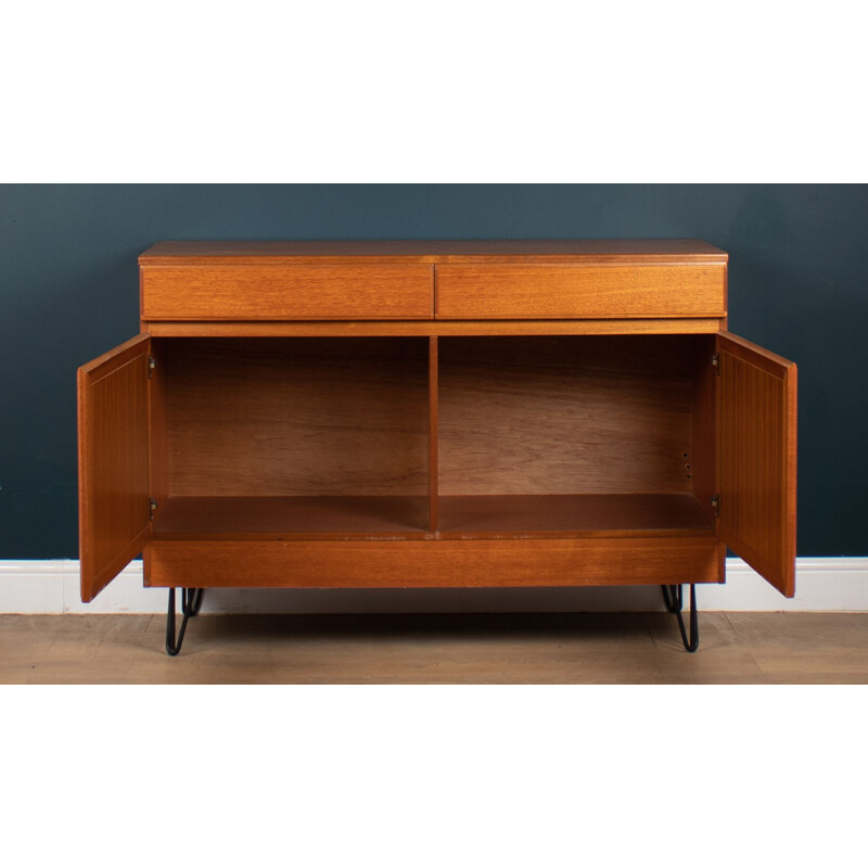 Credenza vintage in teak su gambe a forcina di Mcintosh, 1960