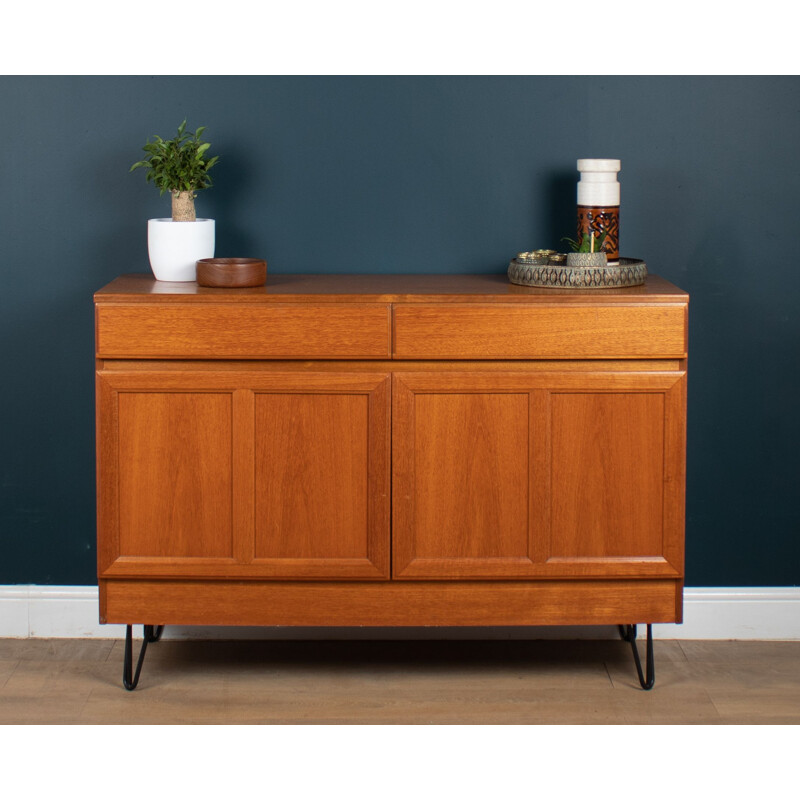 Vintage Teakholz Sideboard auf Haarnadelbeinen von Mcintosh, 1960