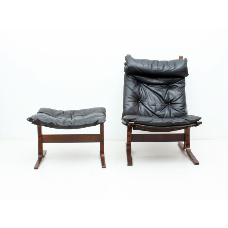 Westnofa "Siesta" armchair with its ottoman in plywood and leather, Ingmar RELLING - 1960s