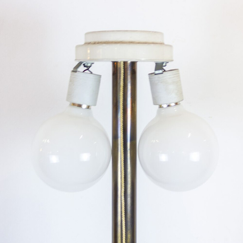 Vintage-Stehlampe aus Metall mit Weidenschirm, 1960