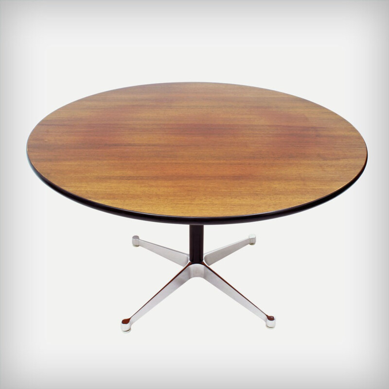 Round Herman Miller dining table in walnut and aluminum, Charles & Ray EAMES - 1960s