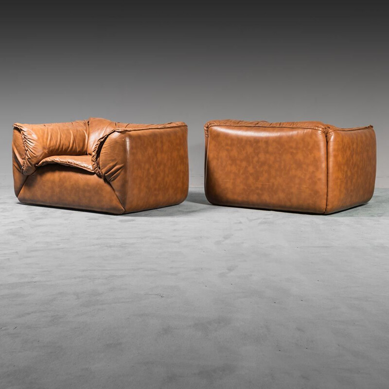 Paire de fauteuils vintage en cuir brun et bois, 1970