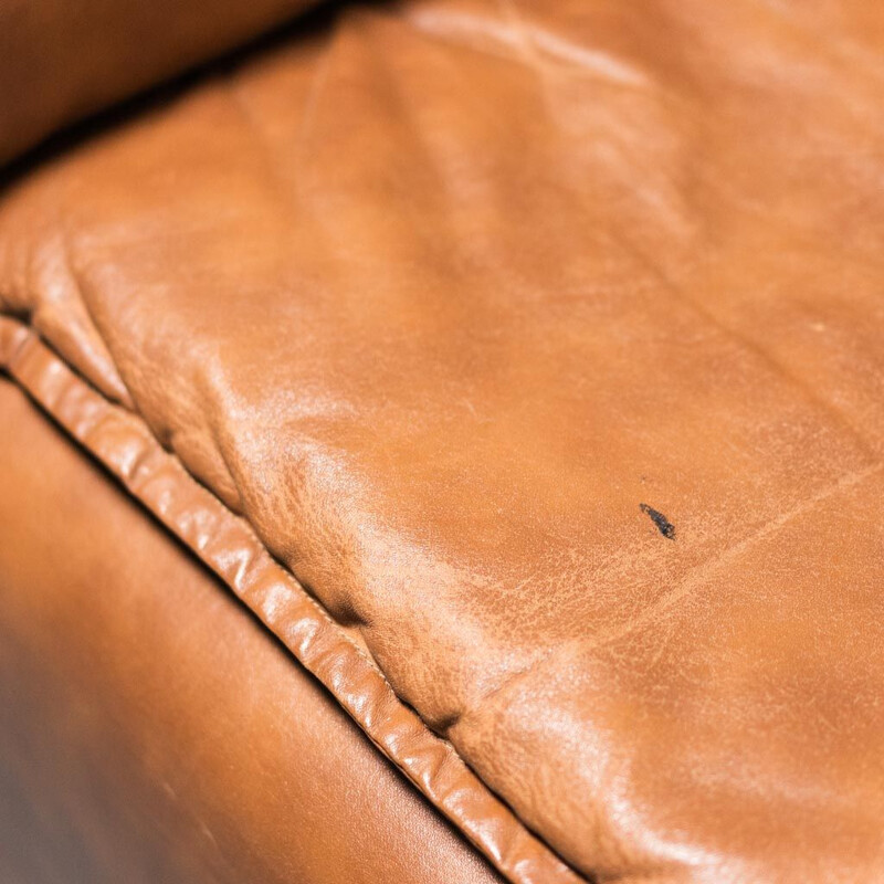 Paire de fauteuils vintage en cuir brun et bois, 1970