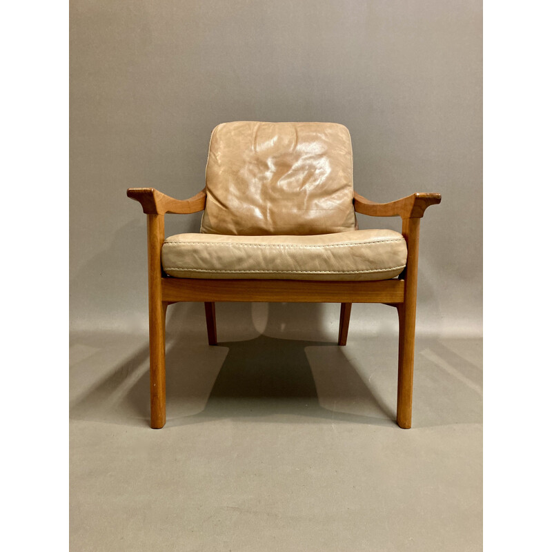 Scandinavian vintage armchair in leather and teak, 1950