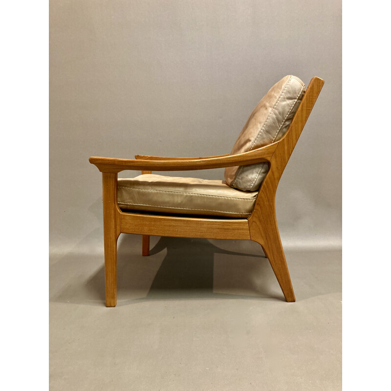 Scandinavian vintage armchair in leather and teak, 1950