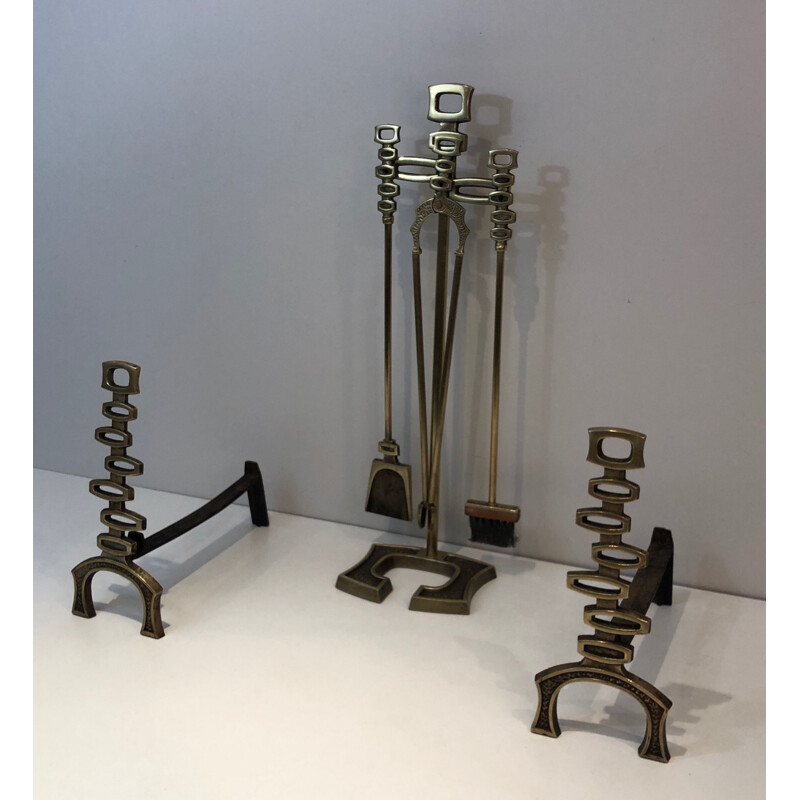 Pair of vintage modernist brass andirons with fire kit, Italy 1970