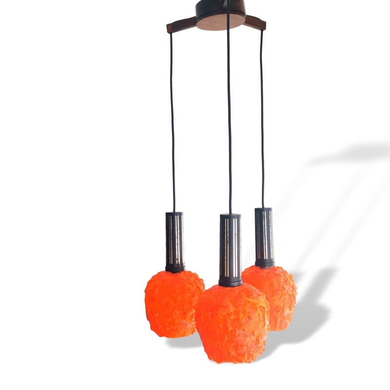Vintage Italian "spanhetti" hanging lamp in orange lucite, 1960