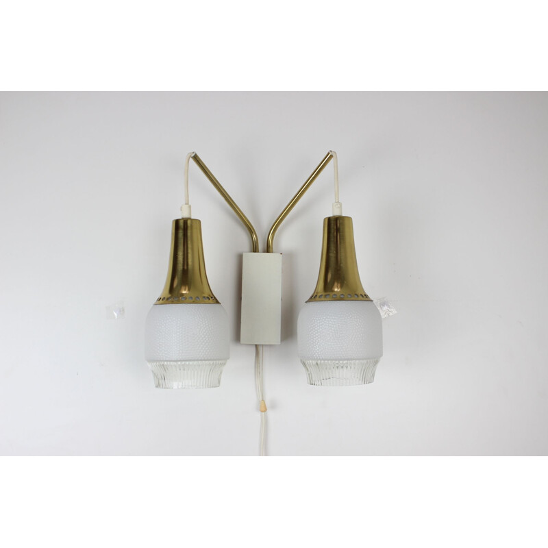 Vintage wall lamp in glass and brass, Czechoslovakia 1970