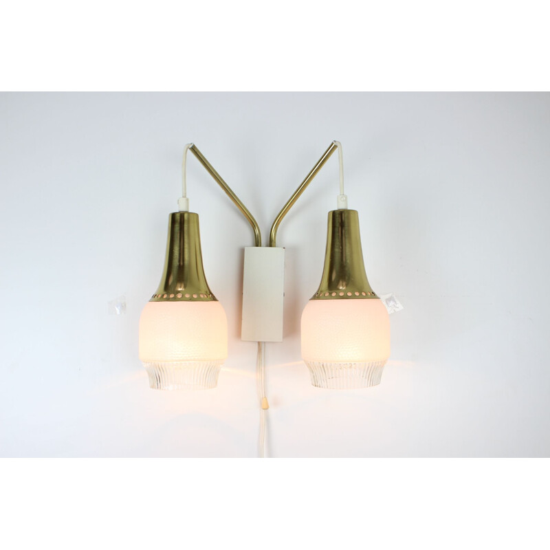 Vintage wall lamp in glass and brass, Czechoslovakia 1970