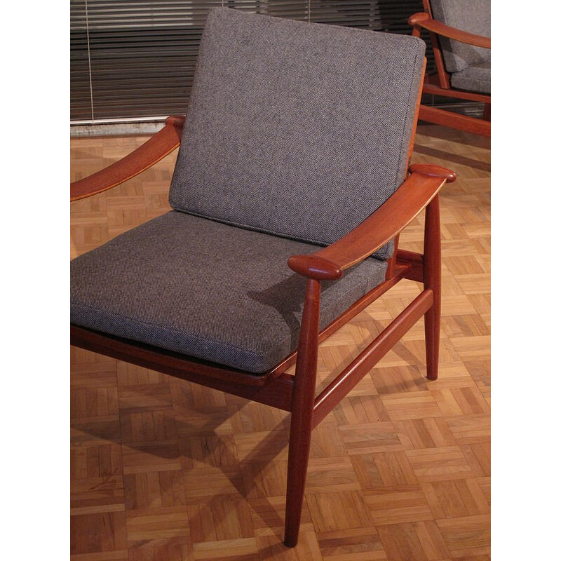 Pair of "Model 133" Spade stolen chairs, Finn JUHL - 1950s