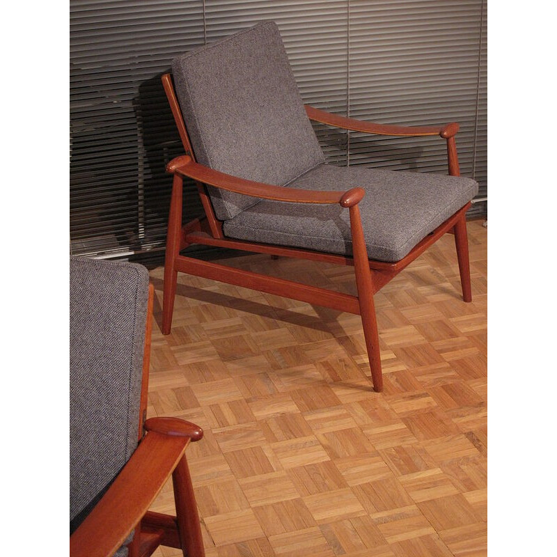 Pair of "Model 133" Spade stolen chairs, Finn JUHL - 1950s