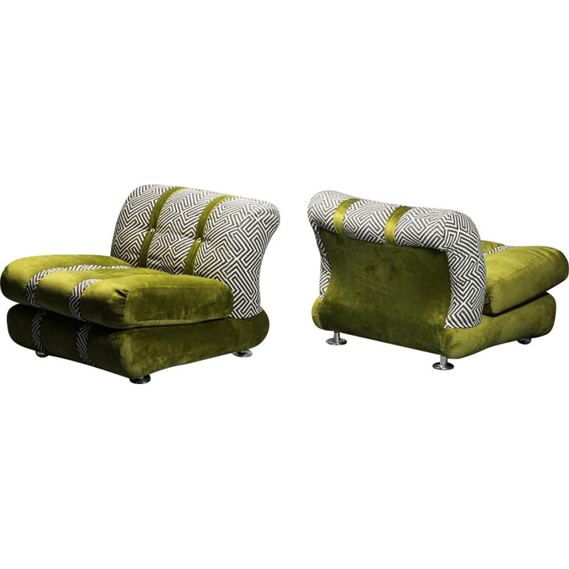 Ein Paar Vintage-Sessel aus grünem Samt mit Kissen, 1970