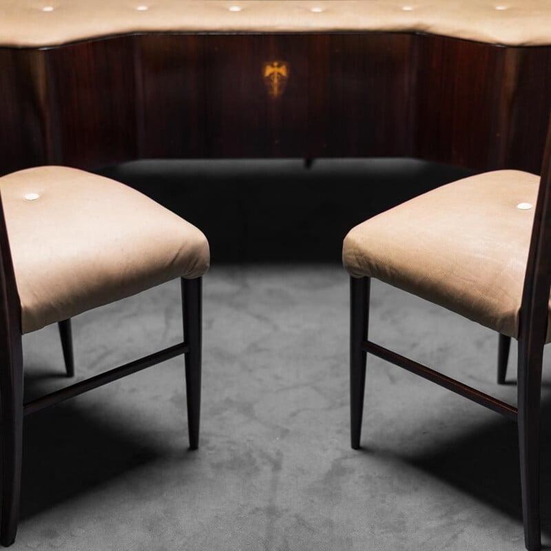 Vintage desk in wood and beige leather with three chairs by Vittorio Dassi, 1950s