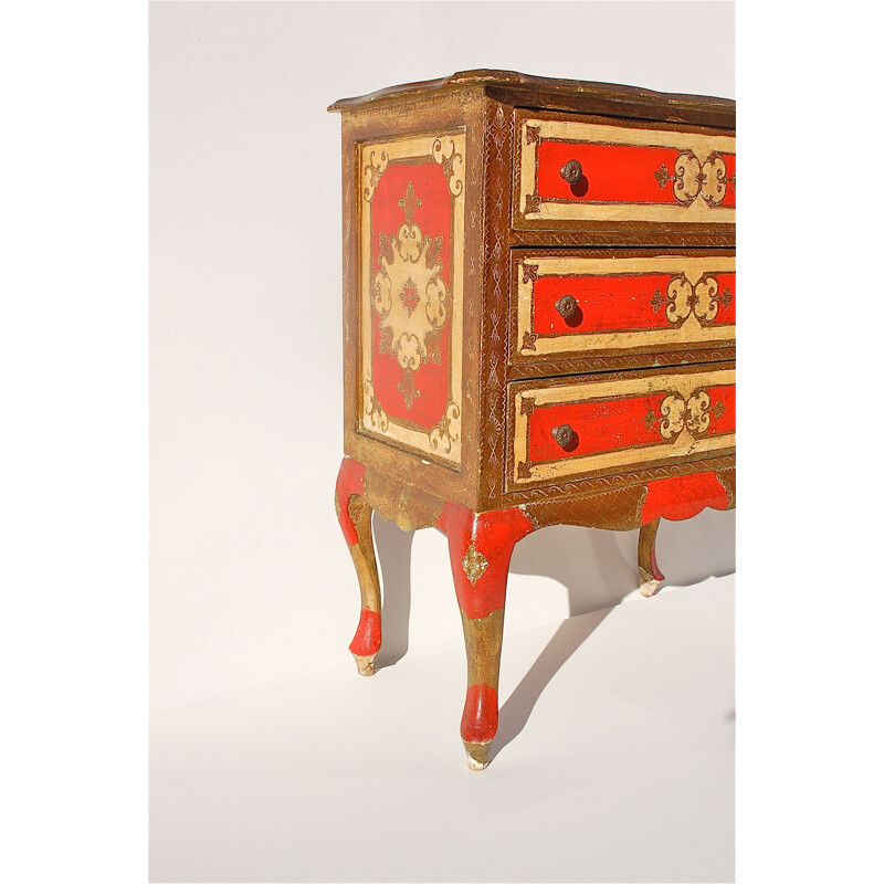 Vintage Florentine gilt and red chest of drawers, Italy 1960s