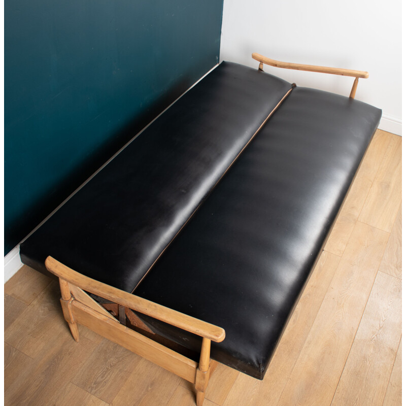 Cama vintage de madera de teca y haya con cuero negro, 1960