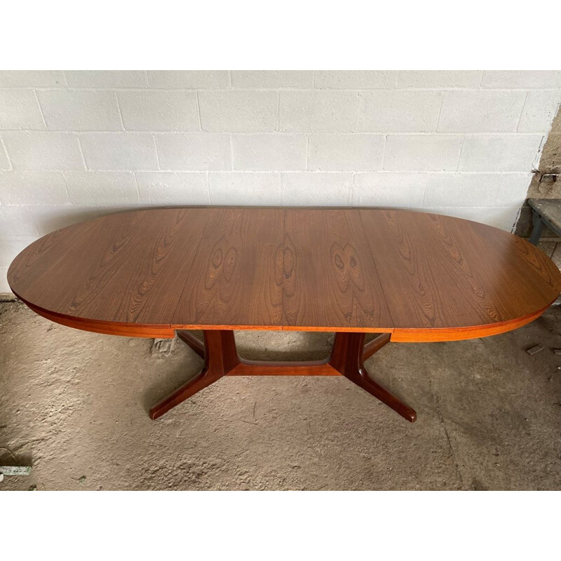 Scandinavian vintage extendable oval round table in teak, 1960s