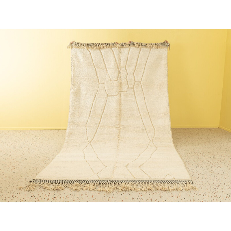 Vintage Invisible Lines Berber rug, Morocco