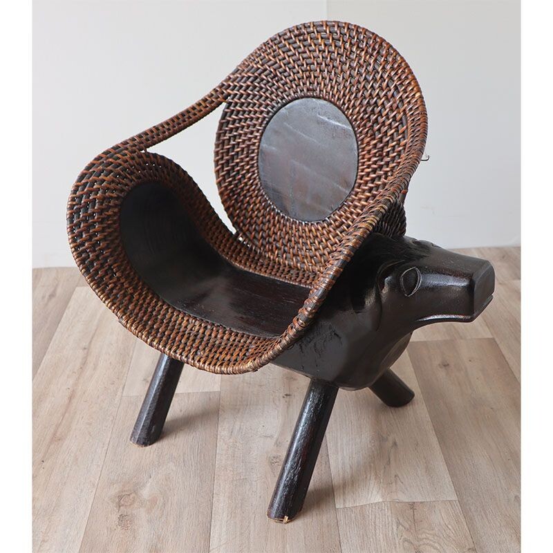 Sillón vintage de madera tallada y ratán para niños, 1960