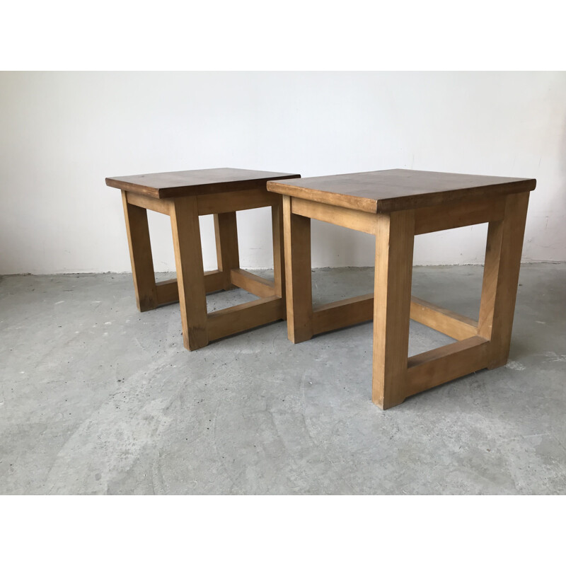 Par de mesas laterais de madeira maciça vintage