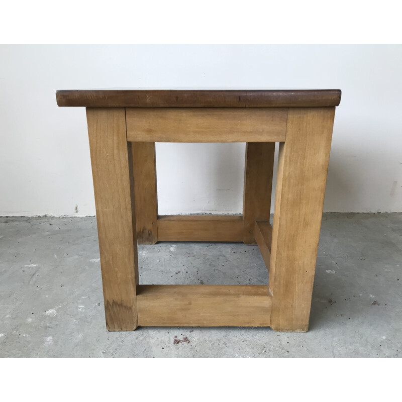 Pareja de mesas auxiliares vintage de madera maciza