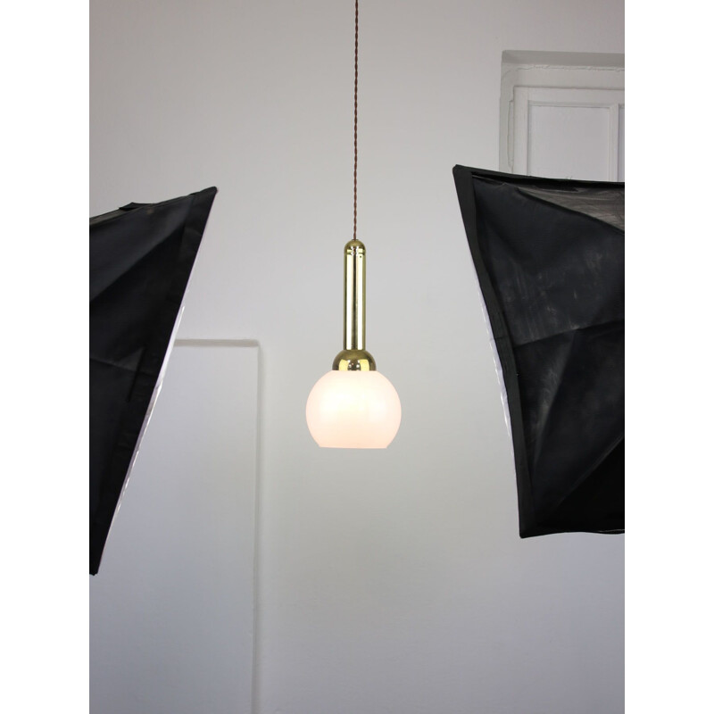 Suspension vintage en or et opaline