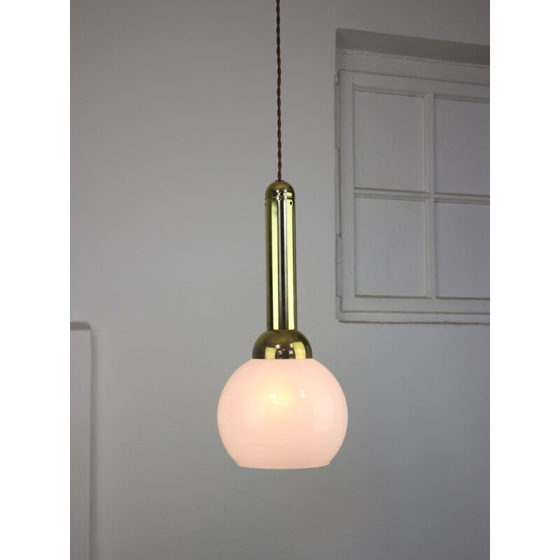 Ouro vintage e suspensão opalina