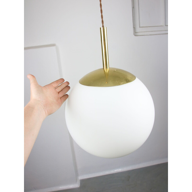 Suspension vintage globe terrestre en opaline