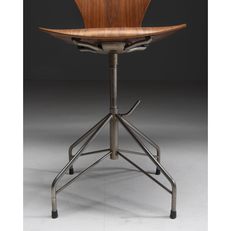 Paire de chaises de bureau vintage "Series 7" par Arne Jacobsen pour Fritz Hansen, Danemark 1950