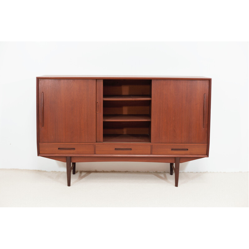 Vintage teak sideboard with 3 sliding doors