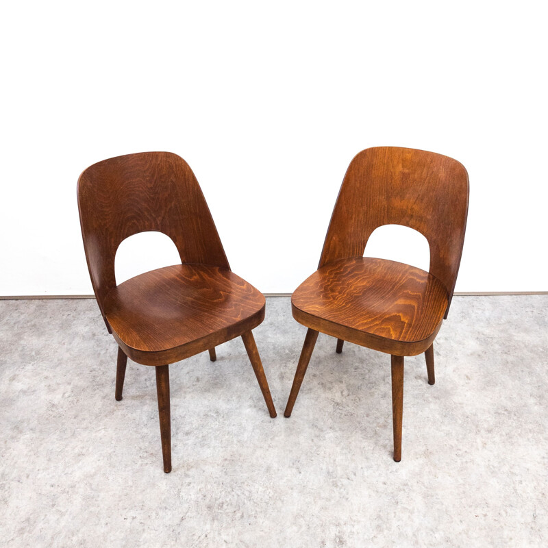 Set van 4 vintage behandelde houten stoelen van Oswald Haerdtl voor Ton, Oostenrijk 1955