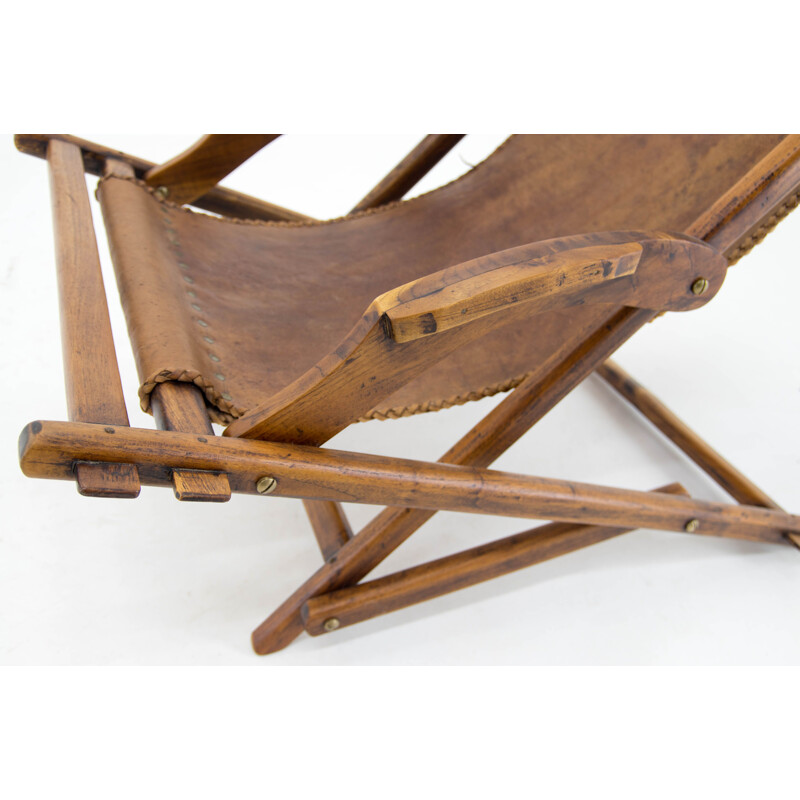 Silla mecedora vintage de madera de olmo y cuero, Checoslovaquia 1960