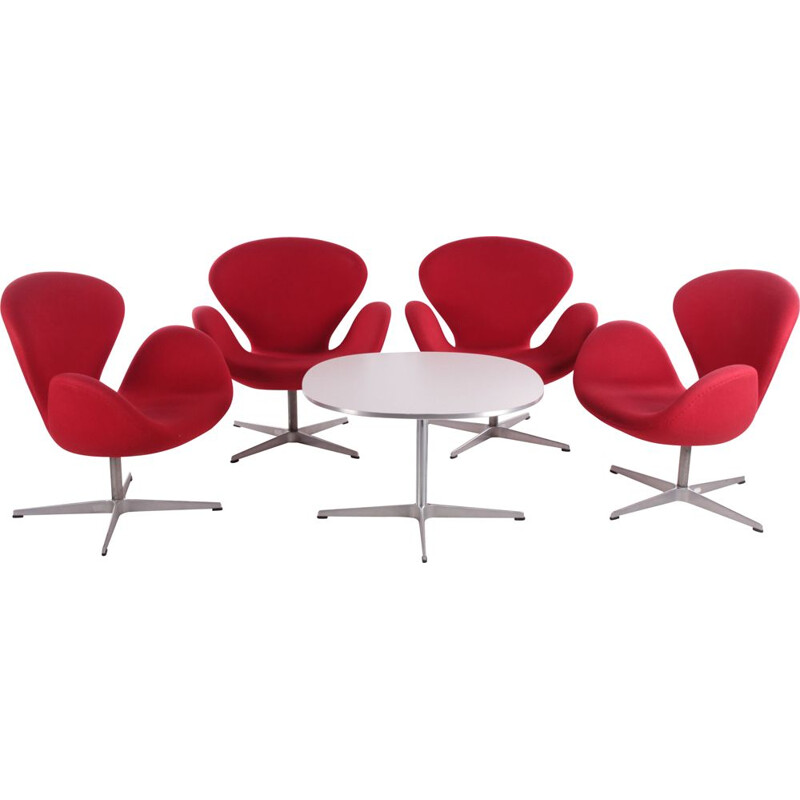 Conjunto de 4 poltronas Swan vintage com mesa de café de Arne Jacobsen para Fritz Hansen, 2001