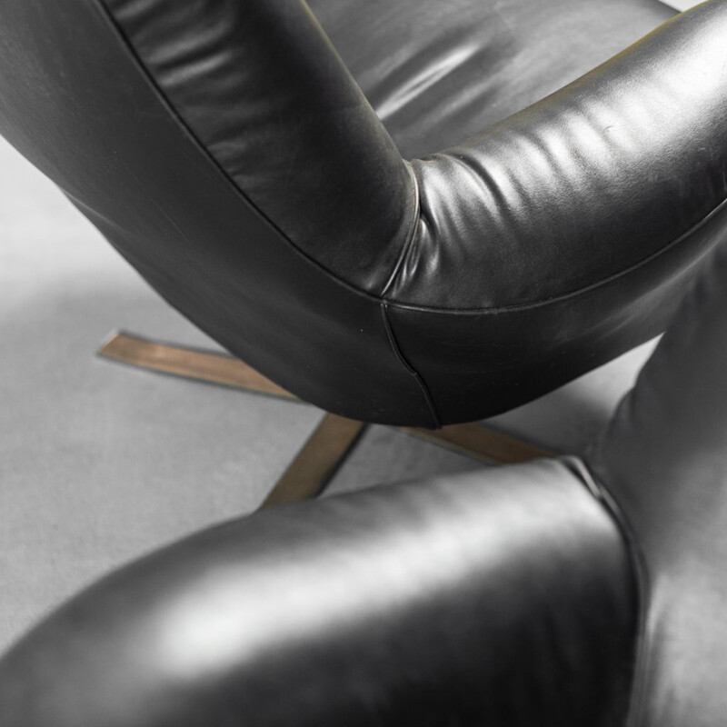 Paire de fauteuils vintage en cuir noir et métal par Gianni Moscatelli pour Formanova, 1960