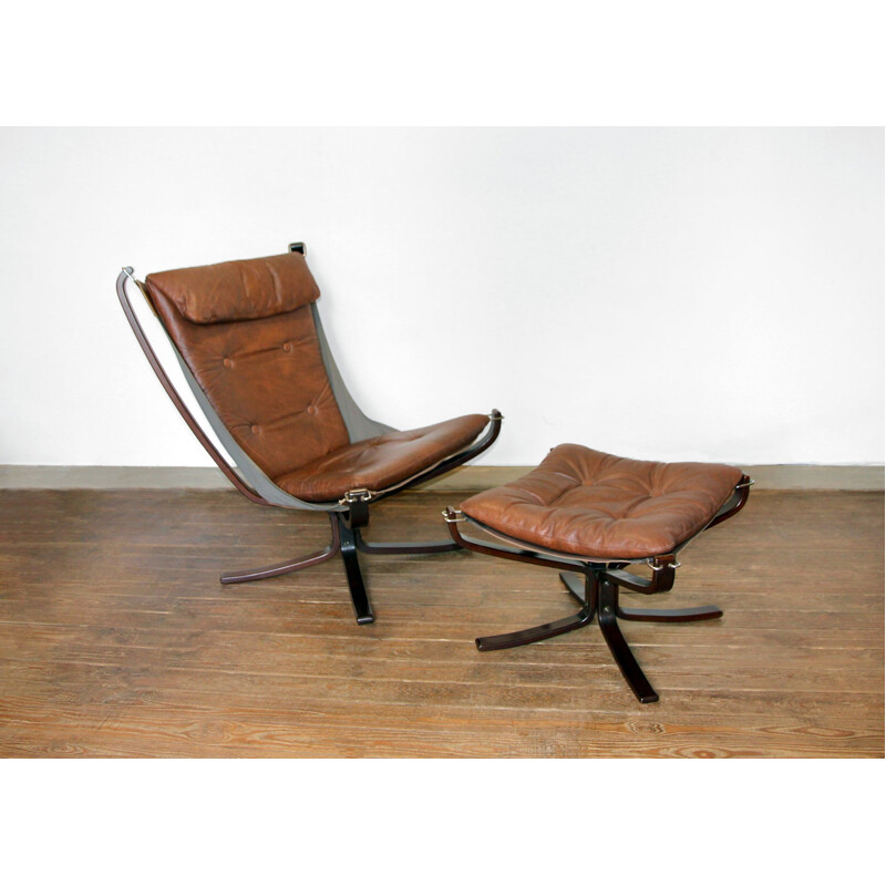 Falcon fauteuil en vintage voetenbank van Sigurd Ressell voor Vatne Møbler, 1970