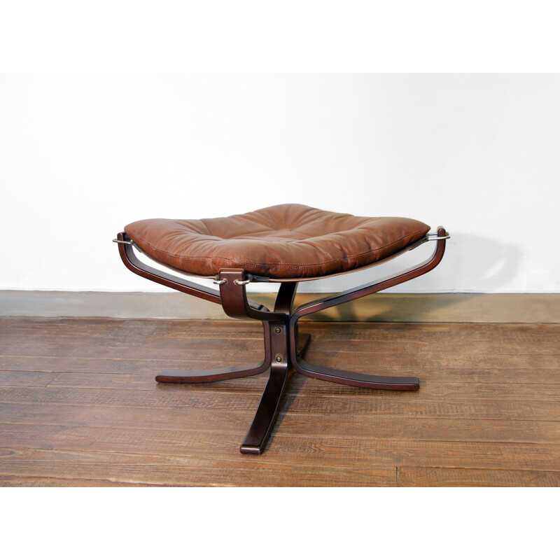 Falcon fauteuil en vintage voetenbank van Sigurd Ressell voor Vatne Møbler, 1970