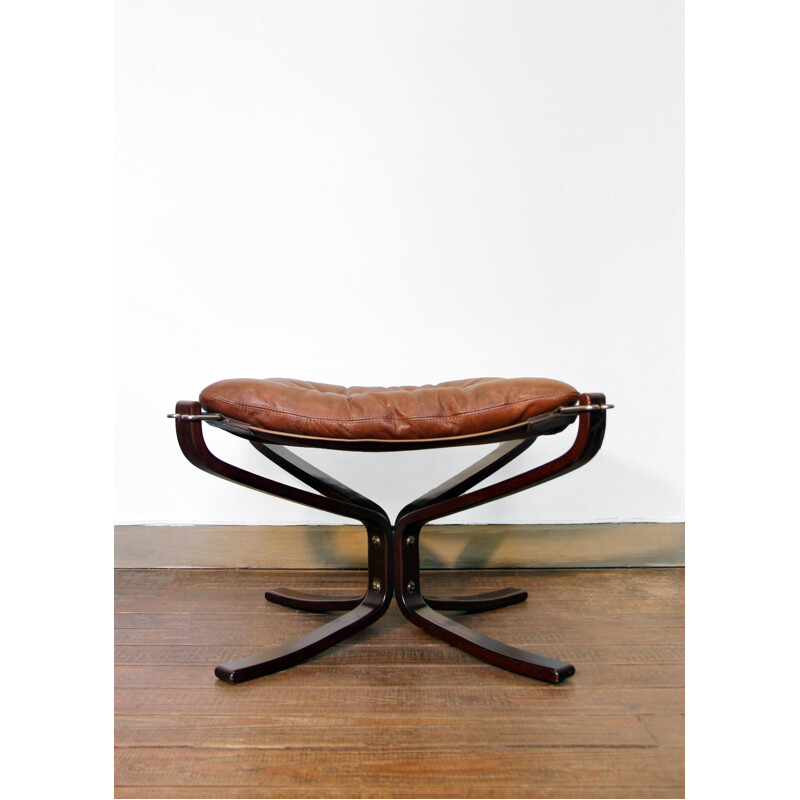 Falcon fauteuil en vintage voetenbank van Sigurd Ressell voor Vatne Møbler, 1970