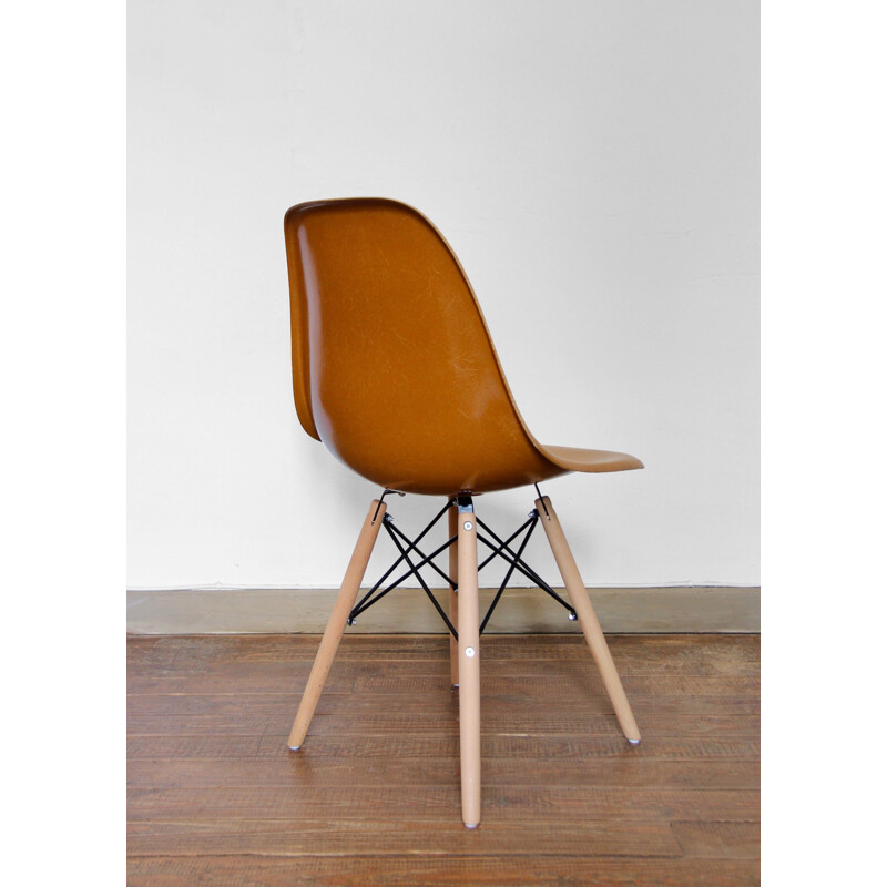 Chaise Dsw vintage Ochre Dark par Charles et Ray Eames pour Herman Miller, 1960