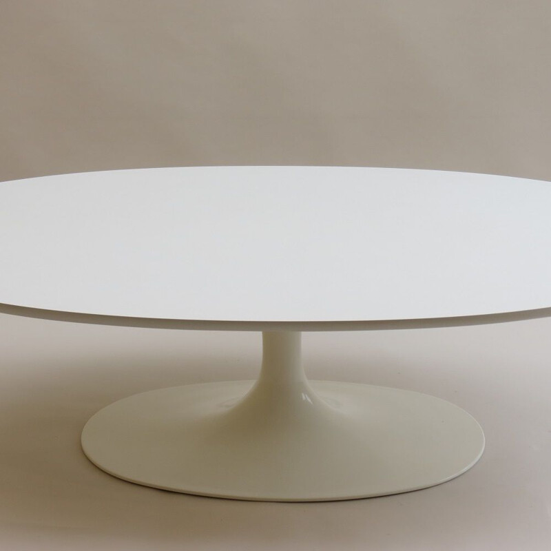 Table basse ovale vintage blanche par Maurice Burke pour Arkana, Royaume-Uni 1960