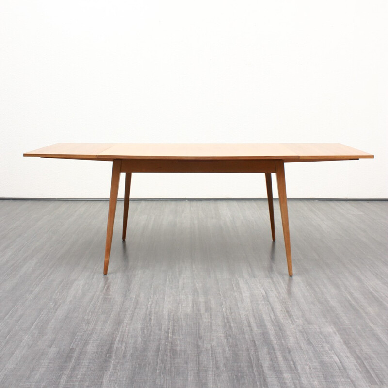 Extendable dining table in walnut - 1960s