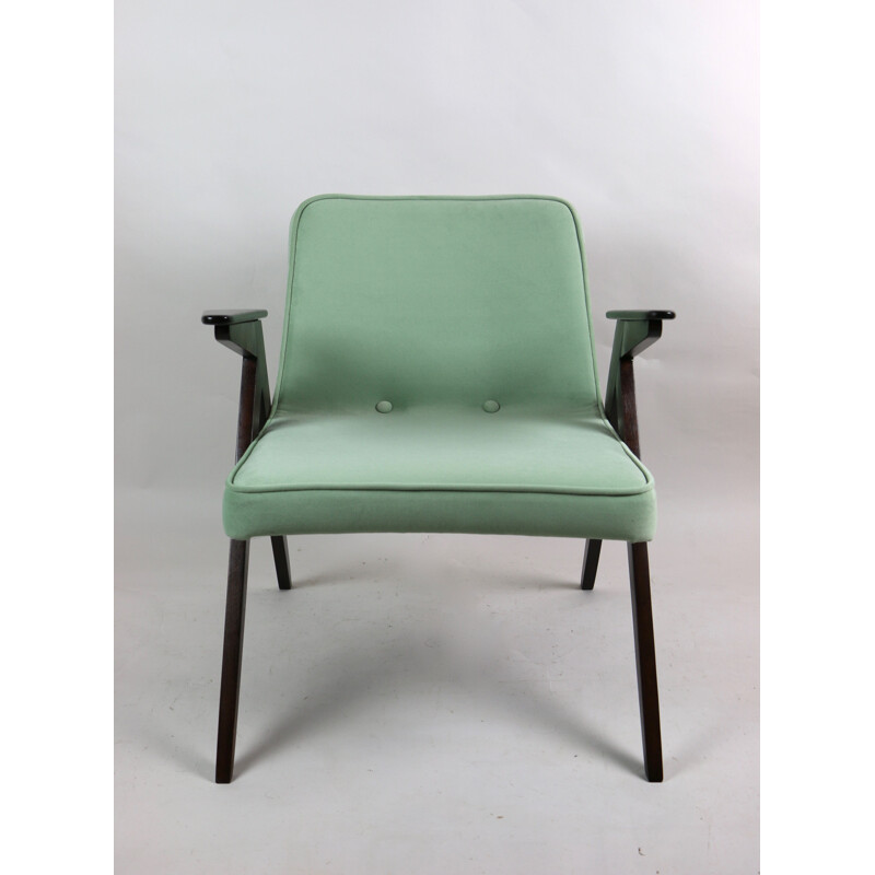 Sillón vintage Bunny en verde claro de Józef Chierowski, 1970