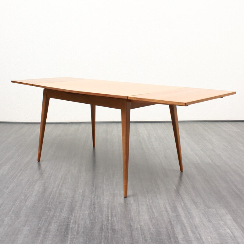 Extendable dining table in walnut - 1960s