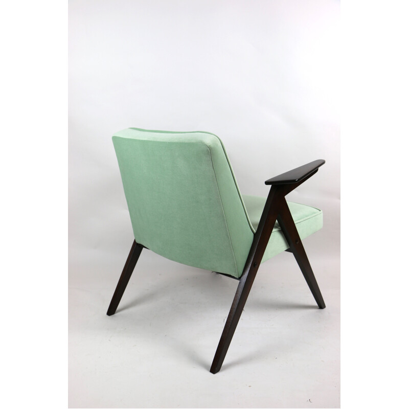 Cadeira de braços verde claro Vintage Bunny, por Józef Chierowski, 1970