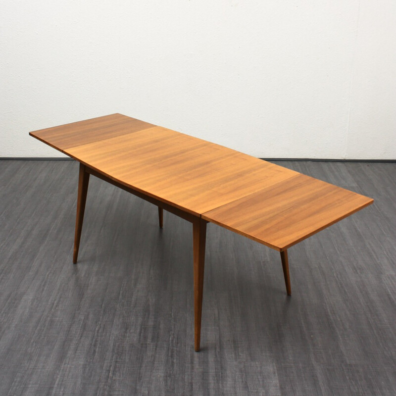 Extendable dining table in walnut - 1960s