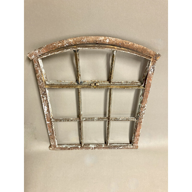 Fenêtre métallique vintage industrielle en métal