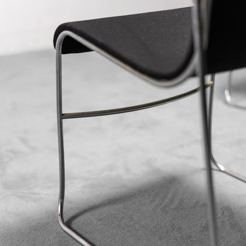 Juego de 4 sillas vintage de tela negra y metal, 1970