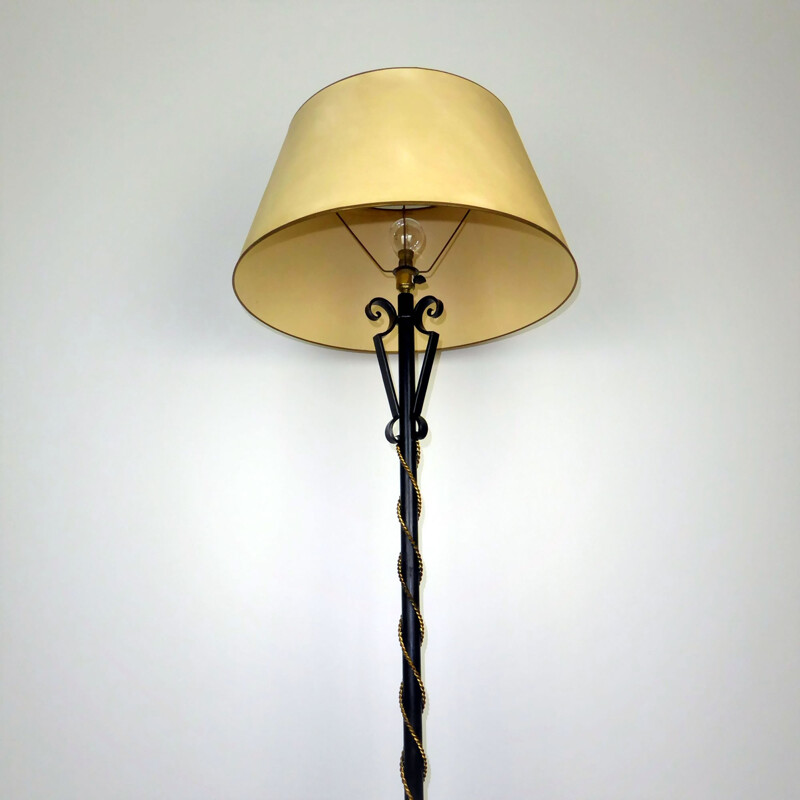 Mid century floor lamp in lacquered with golden metal details - 1950s