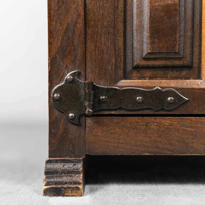 Credenza vintage in legno con dettagli in metallo, 1950